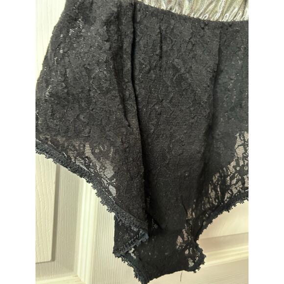 Womens Shiny Metallic Bodysuit Medium Silver Faux Wrap Lace Sleeveless Snap USA - Picture 5 of 9